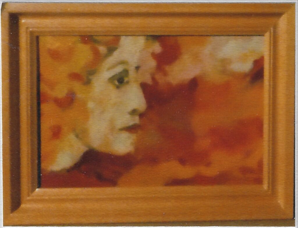profil droit d’une femme sur la gauche du tableau, tons orangers et rouge